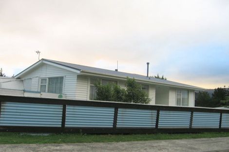 Photo of property in 122 Jamaica Drive, Grenada North, Wellington, 5028