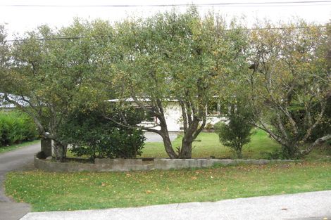 Photo of property in 21 Robert Street, Newlands, Wellington, 6037