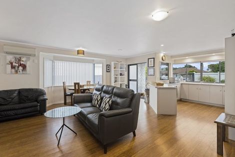 Photo of property in 34 Pine Road, Orewa, 0931