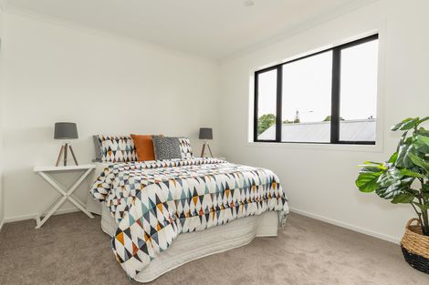 Photo of property in 1/4 Marama Street, Castor Bay, Auckland, 0620