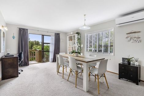 Photo of property in 5 Higham Ferrers Place, Red Beach, 0932