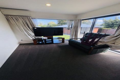 Photo of property in 17 Nortons Road, Avonhead, Christchurch, 8042