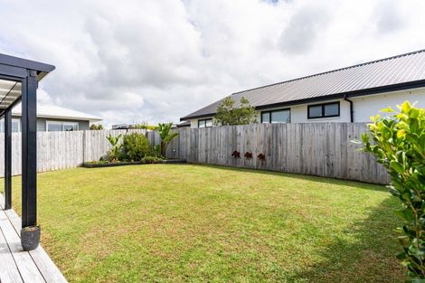 Photo of property in 6a Takahe Place, Mangawhai, 0505