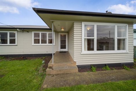 Photo of property in 5 Murray Avenue, Hawera, 4610