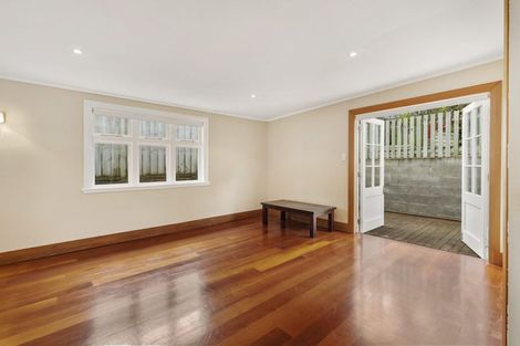 Photo of property in 12 Darlington Terrace, Miramar, Wellington, 6022