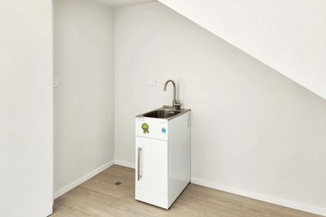 Photo of property in 66 Tiketike Way, Brooklyn, Wellington, 6021