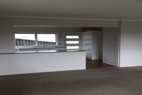 Photo of property in 1/30 Acacia Road, Torbay, Auckland, 0632