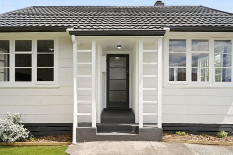 Photo of property in 15 Paul Crescent, Fairfield, Hamilton, 3214