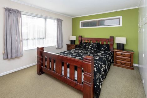 Photo of property in 18 Evelyn Road, Cockle Bay, Auckland, 2014