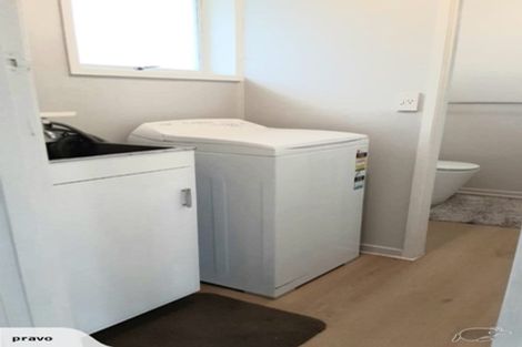 Photo of property in 1/25 West Coast Road, Glen Eden, Auckland, 0602