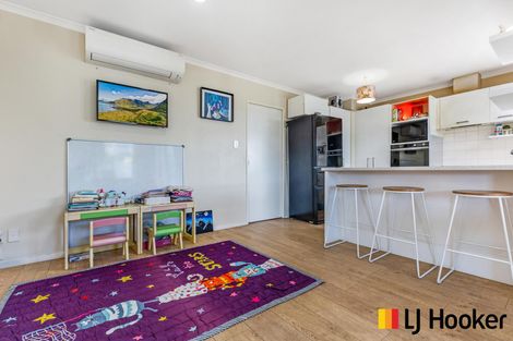 Photo of property in 4 Croftview Road, Wattle Downs, Auckland, 2103