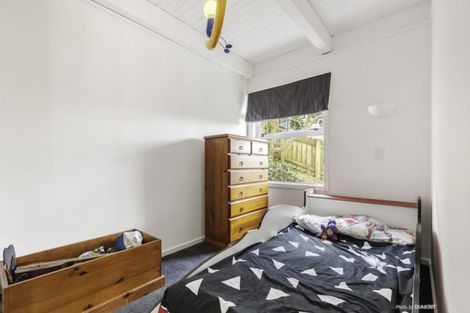 Photo of property in 17 Fitzpatrick Street, Newlands, Wellington, 6037