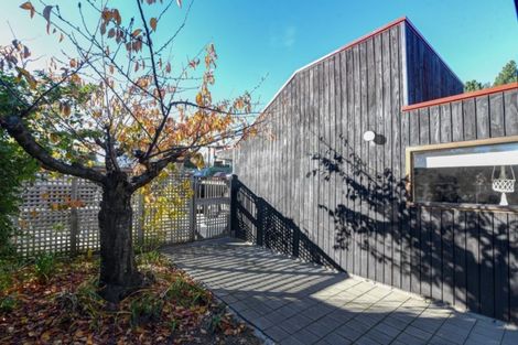 Photo of property in 3 Cypress Court, Kelvin Heights, Queenstown, 9300