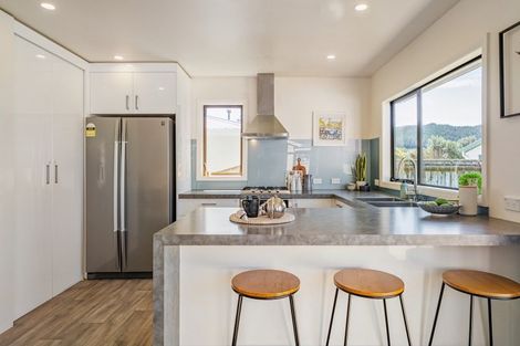 Photo of property in 38 Routley Crescent, Elderslea, Upper Hutt, 5018