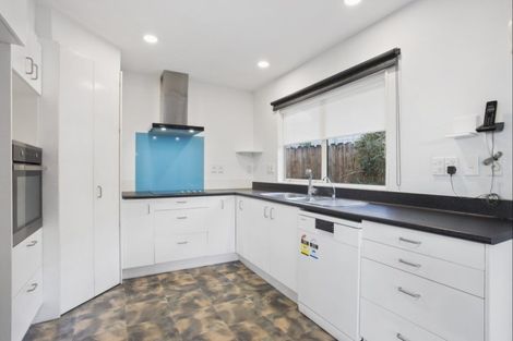 Photo of property in 22 Whangaparaoa Road, Red Beach, 0932