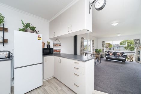 Photo of property in 5a Palliser Place, Milson, Palmerston North, 4414