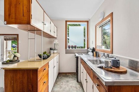 Photo of property in 48 Randwick Road, Northland, Wellington, 6012