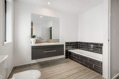 Photo of property in 104 Solan Drive, Waimauku, 0812