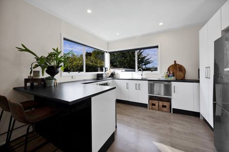 Photo of property in 191 Seaview Road, Westown, New Plymouth, 4310