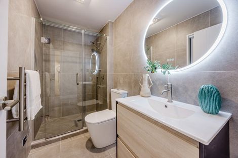 Photo of property in 6/24 Tupaki Place, Pakuranga Heights, Auckland, 2010