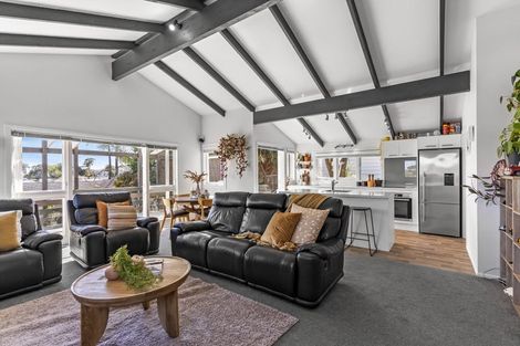 Photo of property in 20 Tiri Road, Manly, Whangaparaoa, 0930