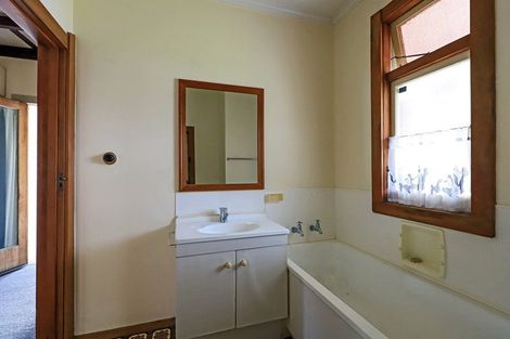 Photo of property in 1015 Heretaunga Street East, Parkvale, Hastings, 4122