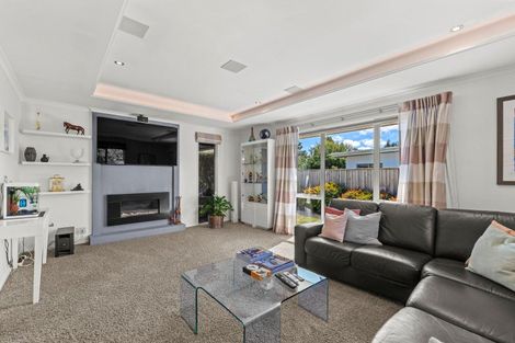 Photo of property in 28 Wilkinsons Road, Harewood, Christchurch, 8051