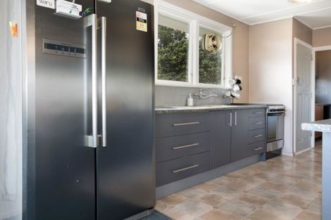 Photo of property in 124 Driver Crescent, Cannons Creek, Porirua, 5024