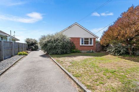 Photo of property in 35 Ontario Place, Wainoni, Christchurch, 8061