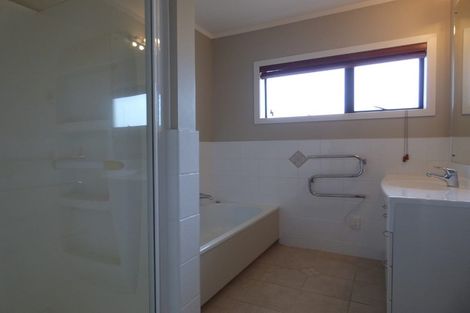Photo of property in 2a Korotaha Terrace, Rothesay Bay, Auckland, 0630