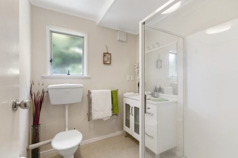 Photo of property in 84 Dowse Drive, Maungaraki, Lower Hutt, 5010