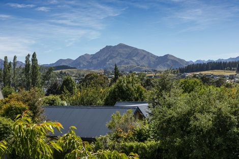 Photo of property in 121 Meadowstone Drive, Wanaka, 9305