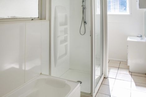 Photo of property in 30 Kingswood Street, Takaro, Palmerston North, 4412