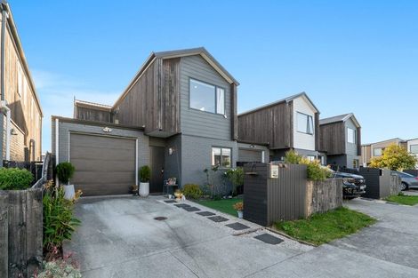 Photo of property in 42 Dignity Street, Papakura, 2110