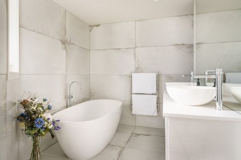 Photo of property in 10 Bevan Place, Wanaka, 9305