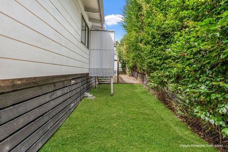 Photo of property in 1/47 Farquhar Road, Glendene, Auckland, 0602