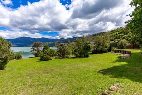 Photo of property in 257 Queen Charlotte Drive, Havelock, 7281