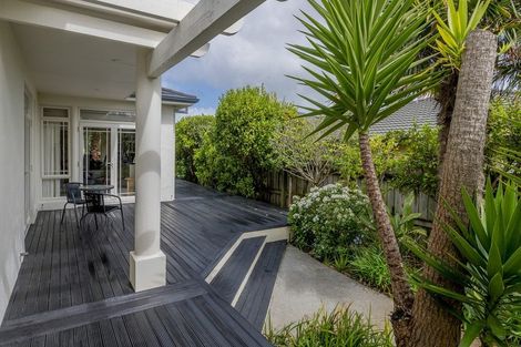 Photo of property in 19 Quadrant Heights, Paraparaumu, 5032