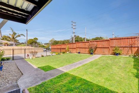 Photo of property in 7 Woodvale Road, Glen Eden, Auckland, 0602