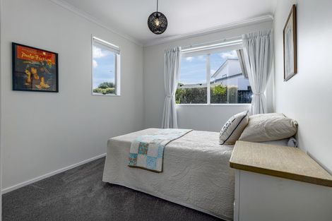 Photo of property in 4 Nuhaka Place, Paraparaumu Beach, Paraparaumu, 5032