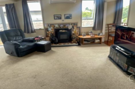 Photo of property in 37 Nile Road, Kelston, Auckland, 0602