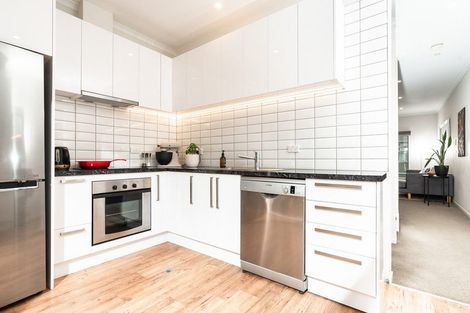 Photo of property in 2/123 The Parade, Island Bay, Wellington, 6023