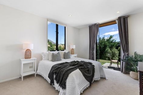 Photo of property in 16 Ellesmere Avenue, Jacks Point, Queenstown, 9371