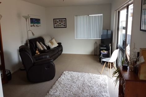 Photo of property in 1/34 Dale Crescent, Pakuranga, Auckland, 2010