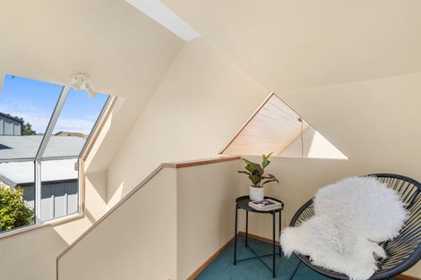 Photo of property in 11 Brockhall Lane, Avonhead, Christchurch, 8042