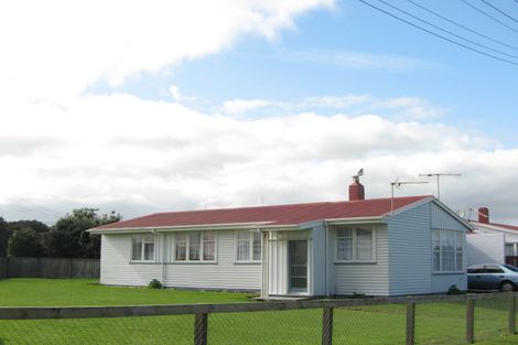Photo of property in 138 Broadway, Waitara, 4320