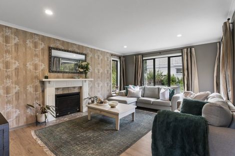 Photo of property in 33 Roland Road, Greenhithe, Auckland, 0632