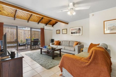 Photo of property in 77a Mirrabooka Avenue, Botany Downs, Auckland, 2010