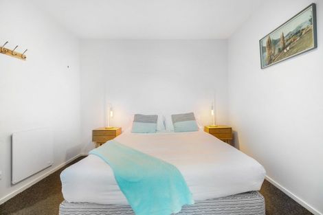 Photo of property in 14a Mckerrow Place, Sunshine Bay, Queenstown, 9300