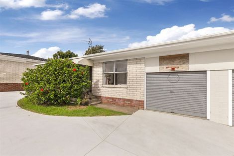 Photo of property in 2/6 Trafalgar Road, Milford, Auckland, 0620